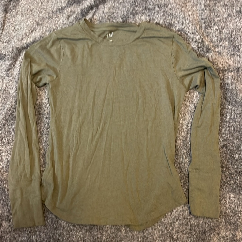 Size Large 6 piece lot of misc Gap tops long & Short sleeve - Picture 6 of 8